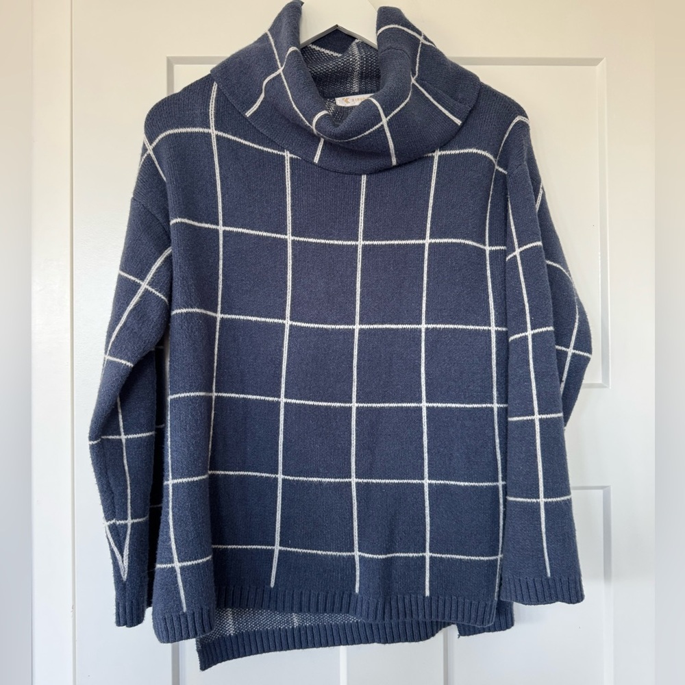 Kirundo Blue and White Knit Turtleneck Sweater